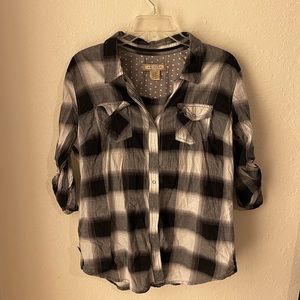 Black and white plaid long sleeve button down size XL